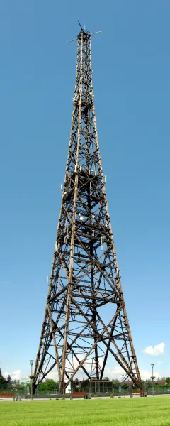 Aktuelles Bild des Gitter-Sendeturms in Gleiwitz.