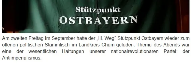 Auf dunkelgrünem Untergrund steht in weiß „Stützpunkt Ostbayern“, darunter ein Hinweis auf einen „politischen Stammtisch“ der Partei im Landkreis Cham.