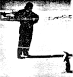 Ein Foto oder eine Zeichnung eines Nazi-Forschers in Isolieranzug am Südpol vor einem Pinguin.